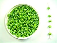 Glasperle 4 mm Luster vårgrøn 100 g