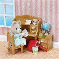 Sylvanian Families søster derhjemme med skrivebord og skoletaske