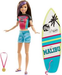 Barbie´s søster Skipper surfer