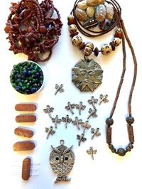 Pestpose med ugle, sol og sommerfugle vedhæng + perler