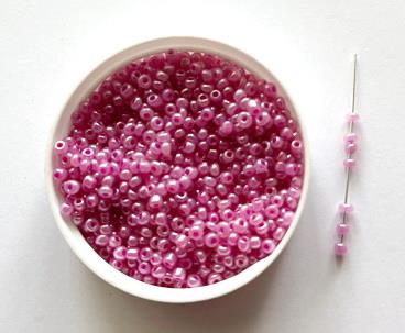 Glasperle rosa mørk pearl 2 mm 50 g