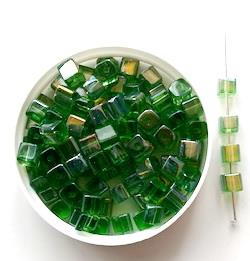 Glasperle kubus grøn 4 x 4 mm 50 g.